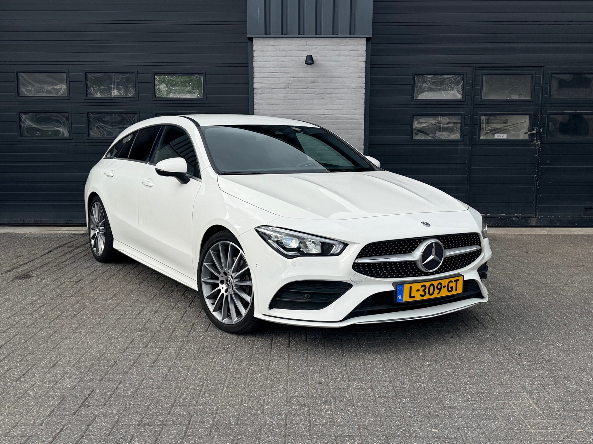 Mercedes-Benz CLA-klasse Shooting Brake 180 Premium Plus AMG