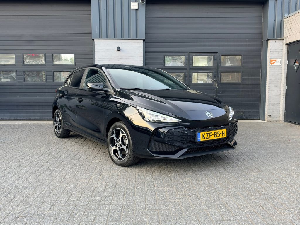 MG3 Hybrid+ 1.5 Luxury (zwart), foto 1